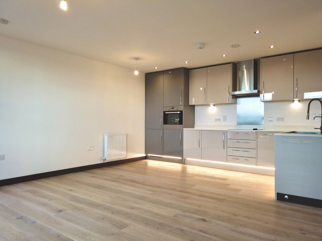 Property photo 3 of 7 Kitchen