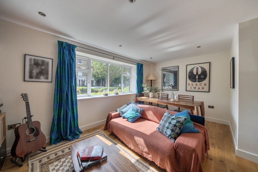 Property photo 3 of 19 1446007-7-69E89Da...