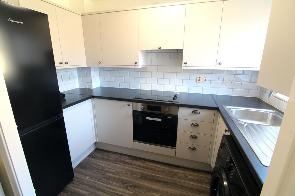 Property photo 2 of 9 Kitchen