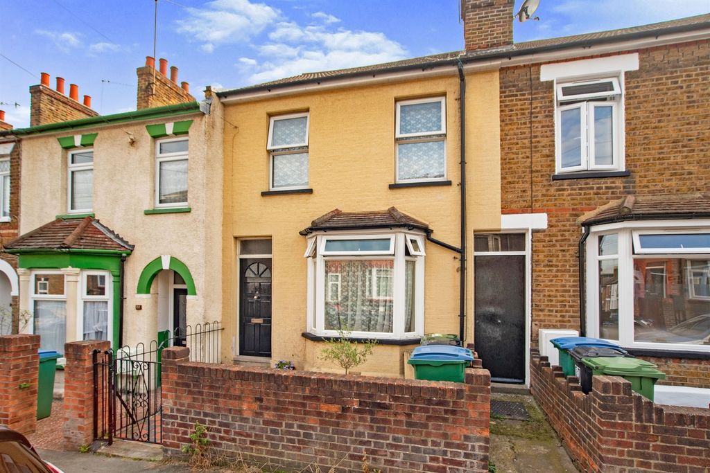 3 bed terraced house for sale Watford