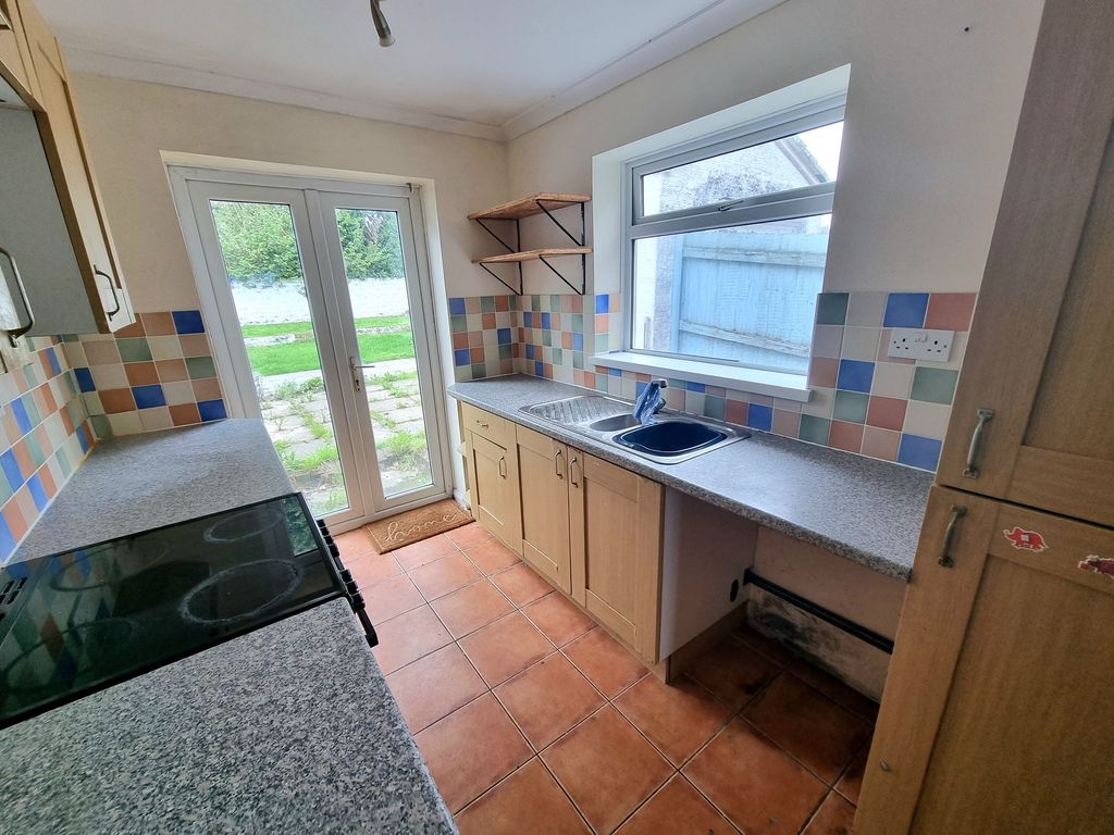 Property photo 2 of 30 Kitchen