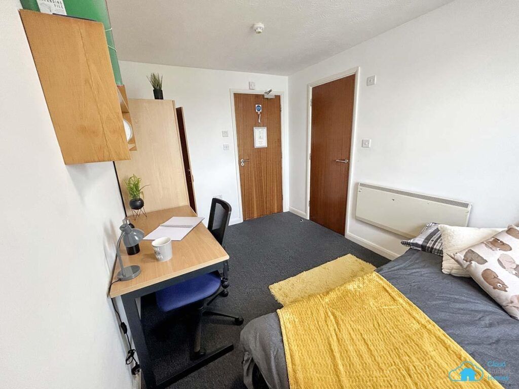 Property photo 2 of 6