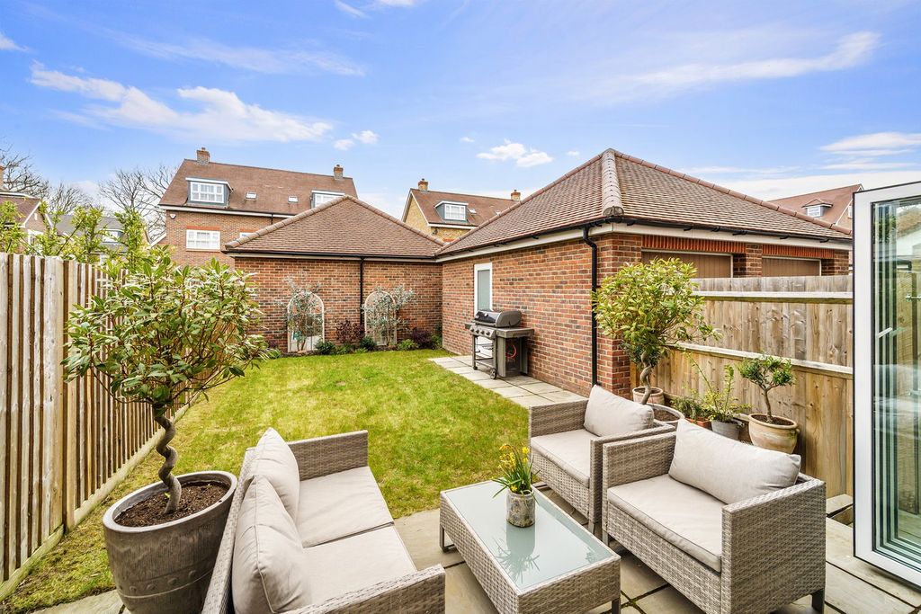 Property photo 3 of 20