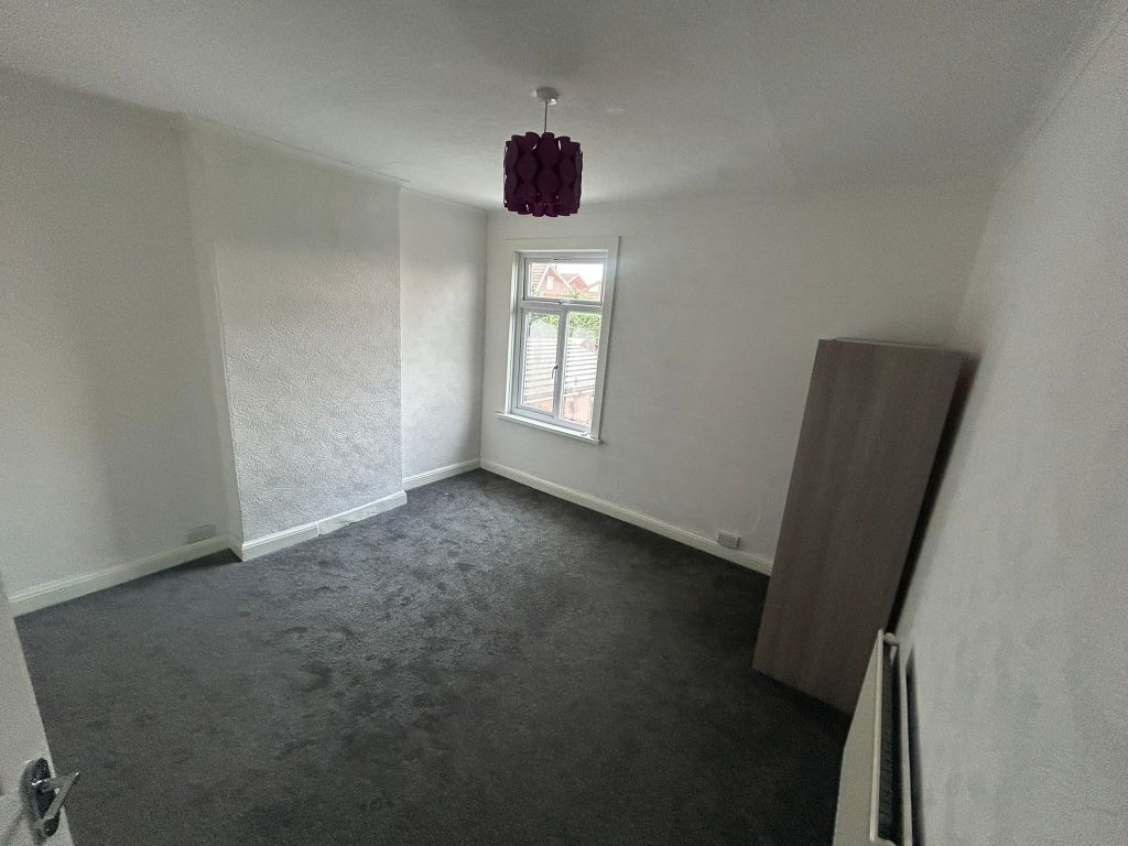 Property photo 2 of 8 Bedroom