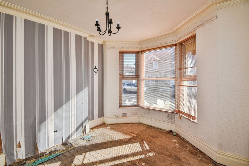 Property photo 3 of 18 Pbox-Img.Jpg