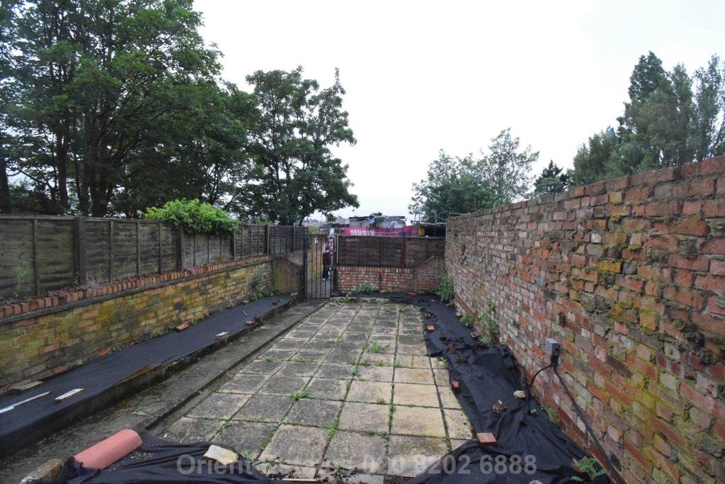 Property photo 3 of 5