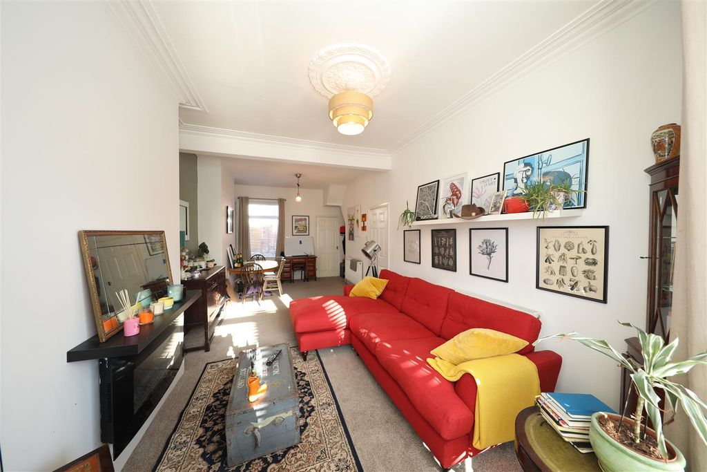 Property photo 2 of 14 Living Room