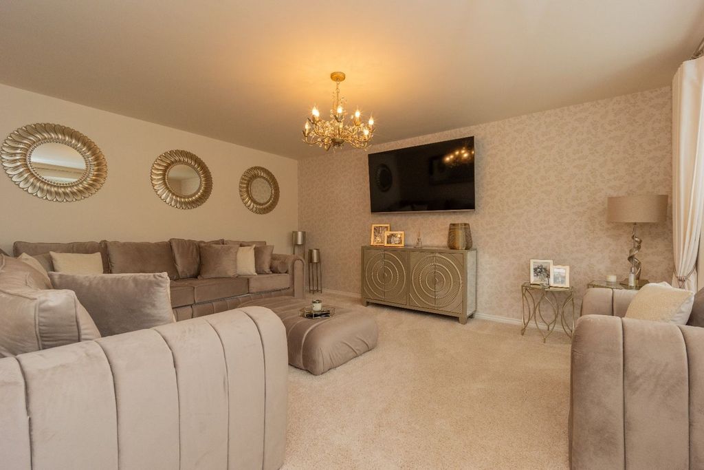 Property photo 2 of 26