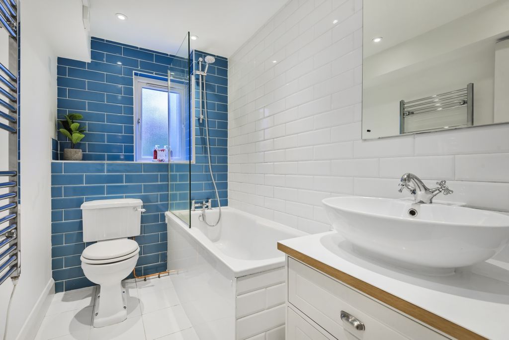 Property photo 2 of 6 923610 (7)