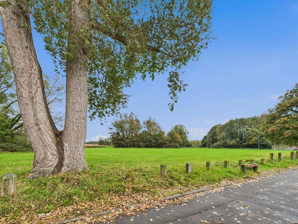 Property photo 2 of 19 Cam02386G0-Pr0146-Still039