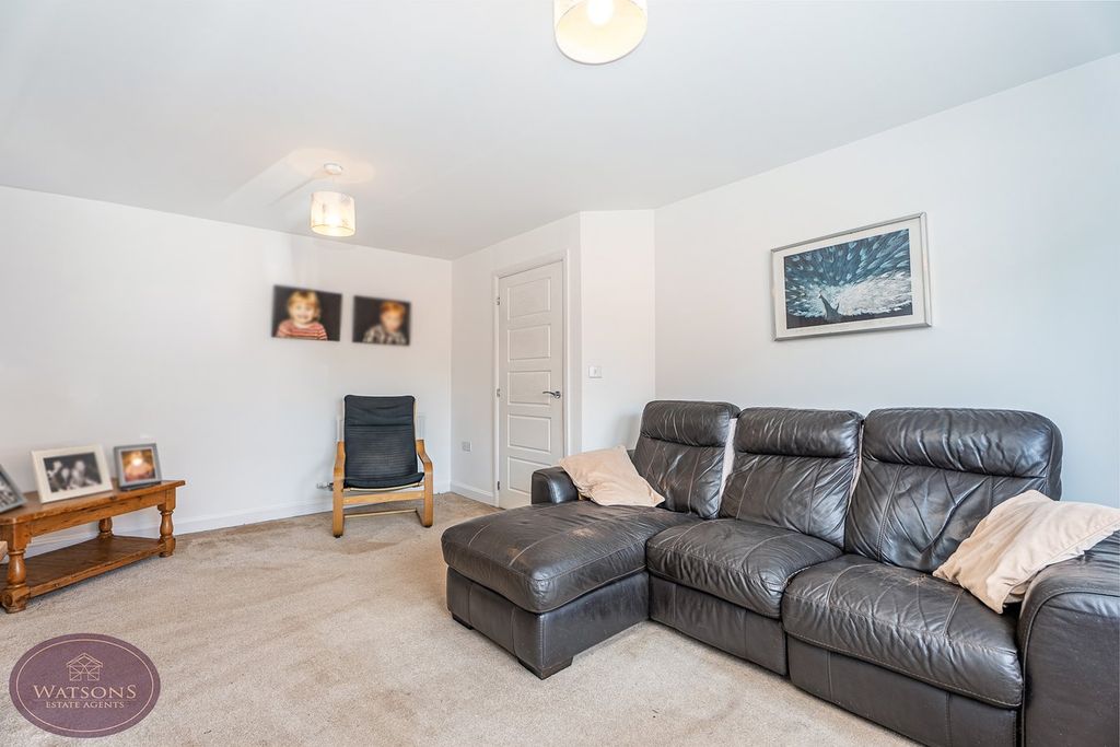 Property photo 3 of 25