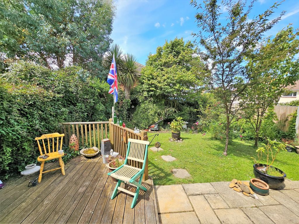 Property photo 2 of 32