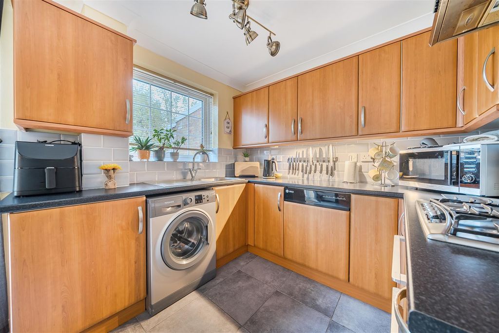 Property photo 2 of 20 1375756-12-690A2d1Acff8A.Jpg