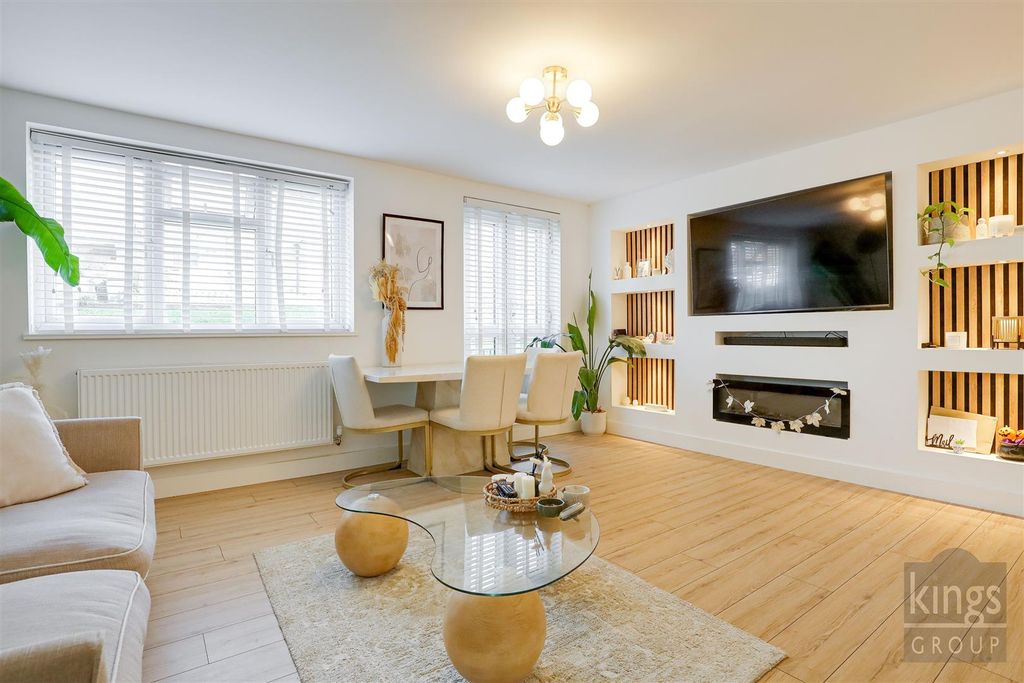 Property photo 2 of 19