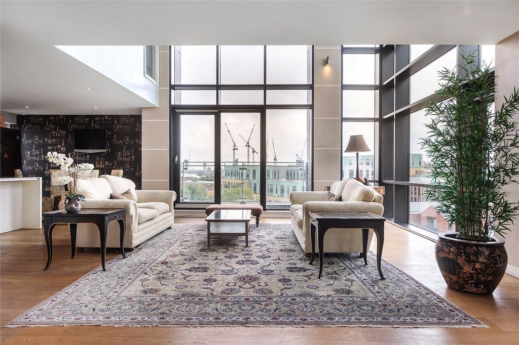 Property photo 1 of 19