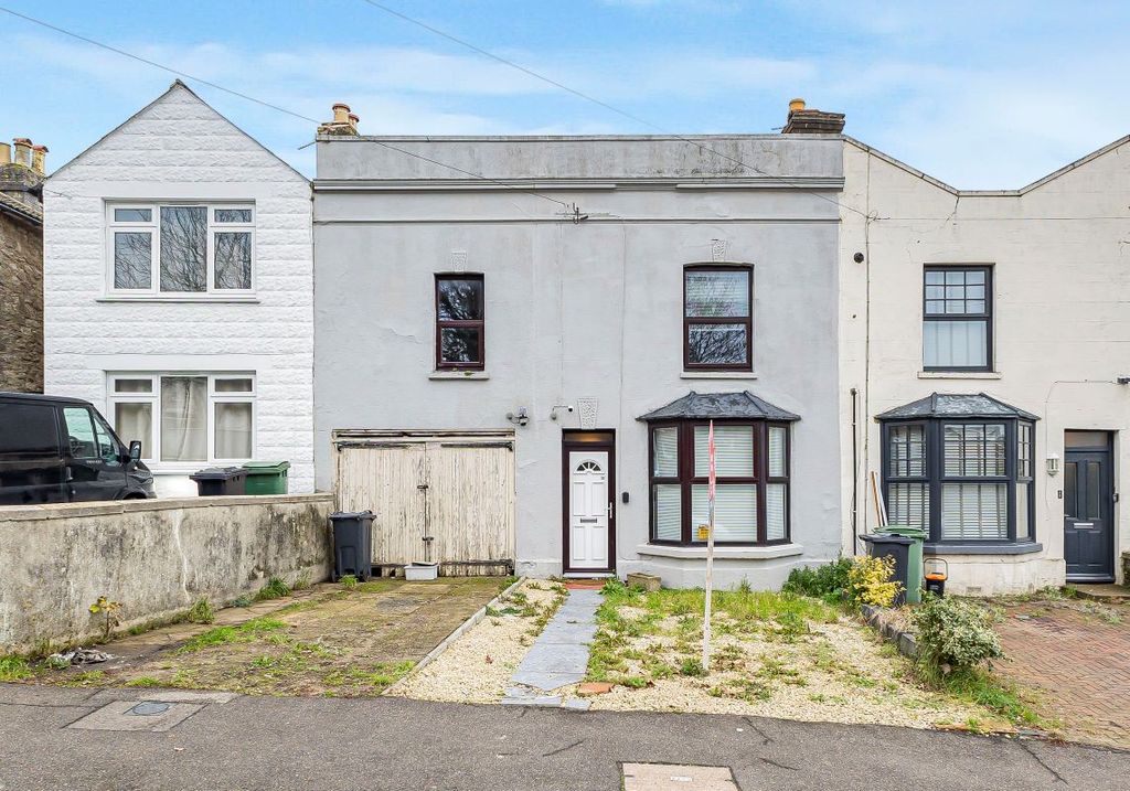 Property photo 1 of 24