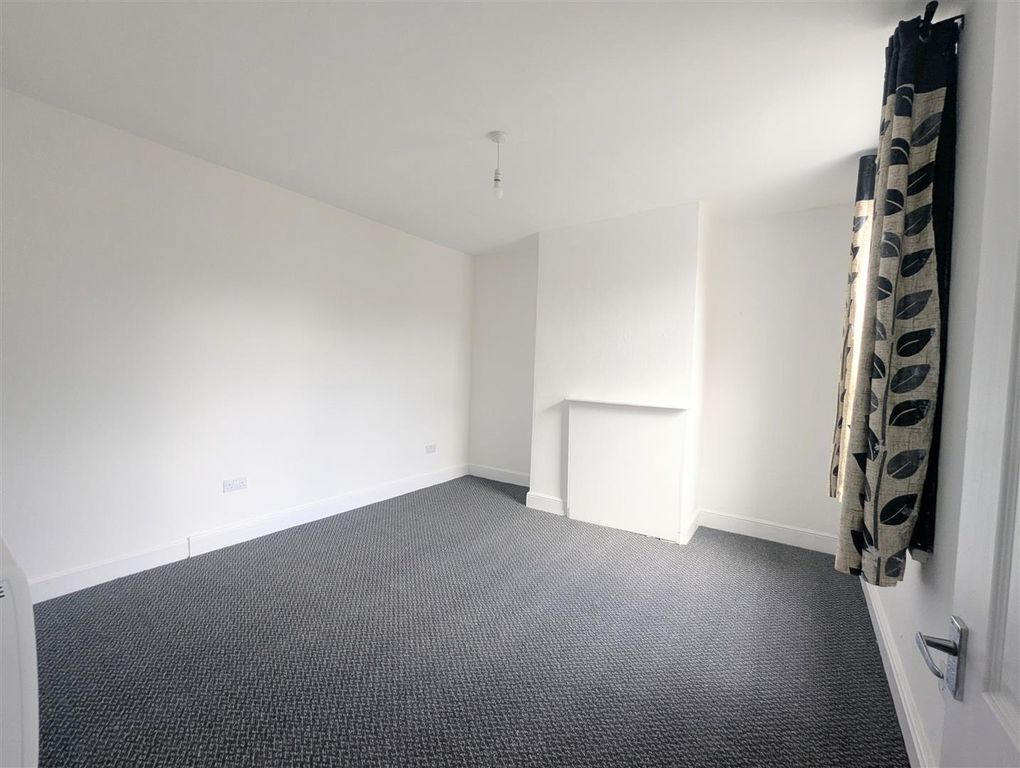 Property photo 2 of 7 1000384632.Jpg