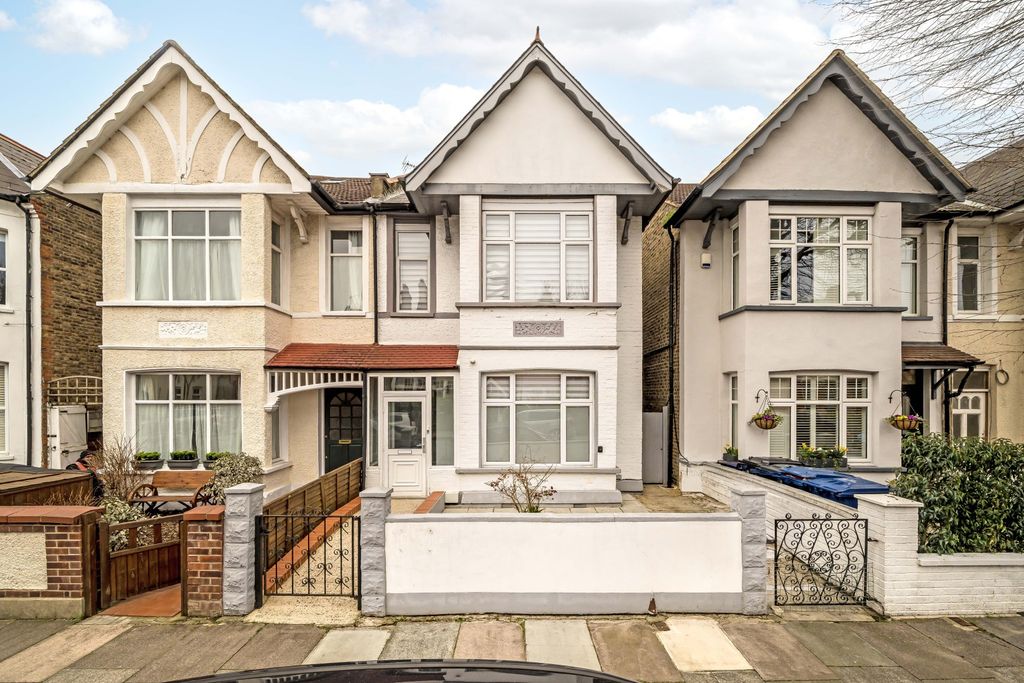 Property photo 1 of 12
