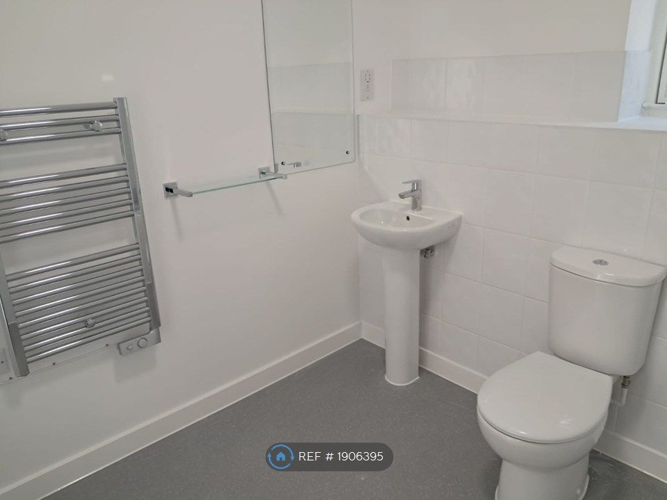 Property photo 3 of 6 Bathroom