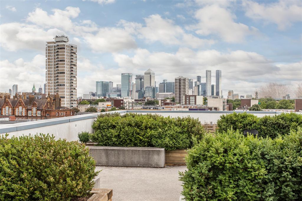 Property photo 1 of 18 Communal Roof Terrace