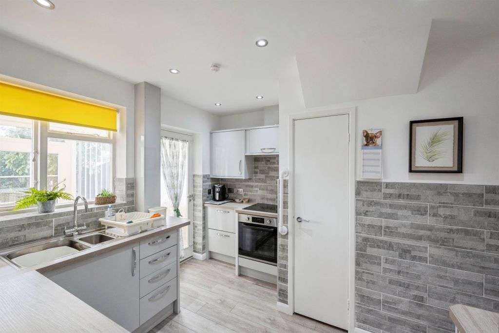 Property photo 3 of 22