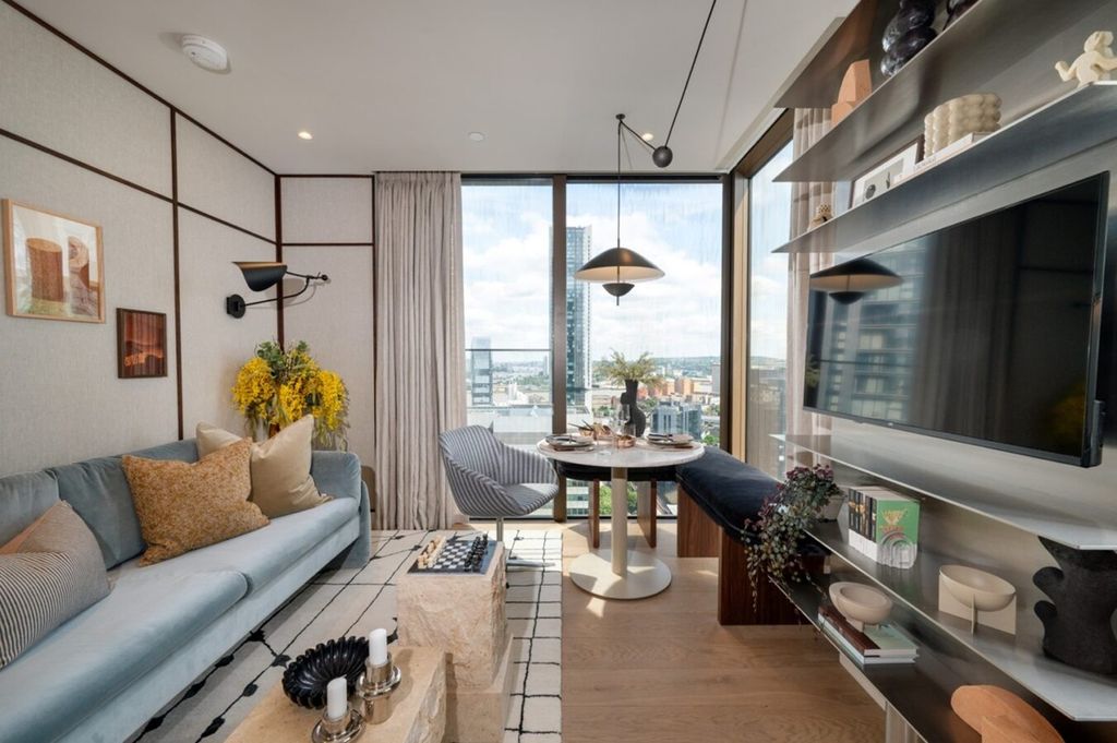 Property photo 1 of 27