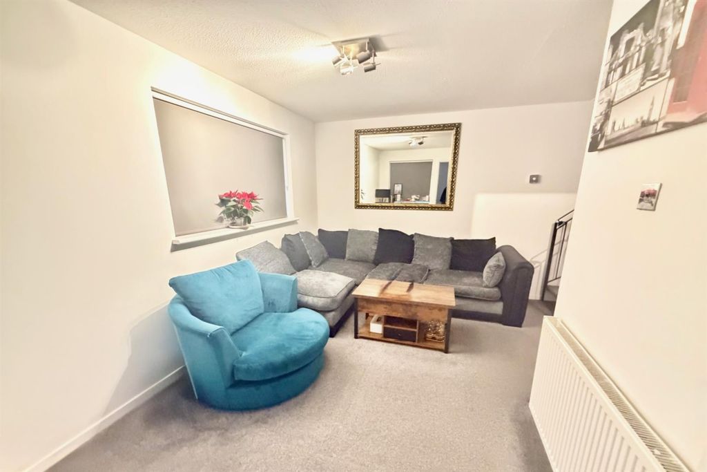 Property photo 2 of 7 Lounge...Jpg