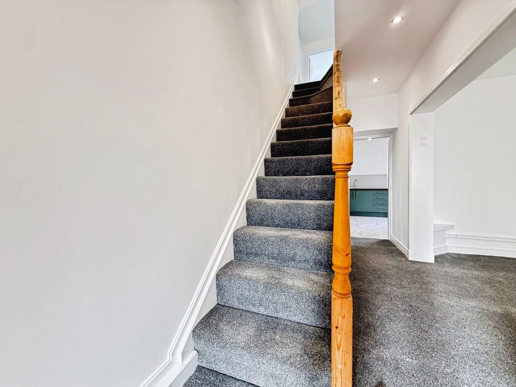 Property photo 2 of 21 4907815