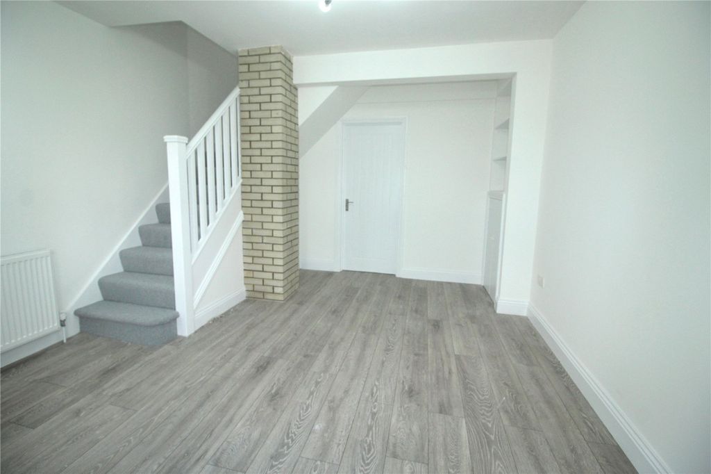 Property photo 3 of 14 Picture No. 11