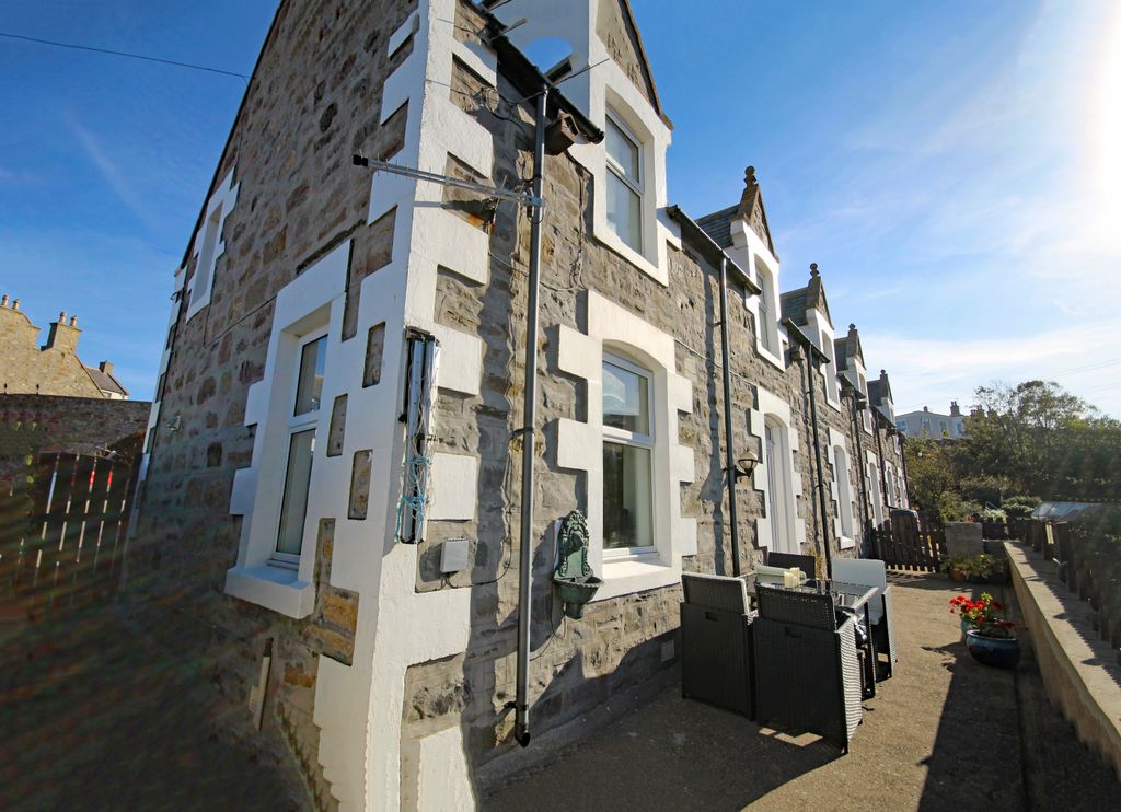 Property photo 2 of 32