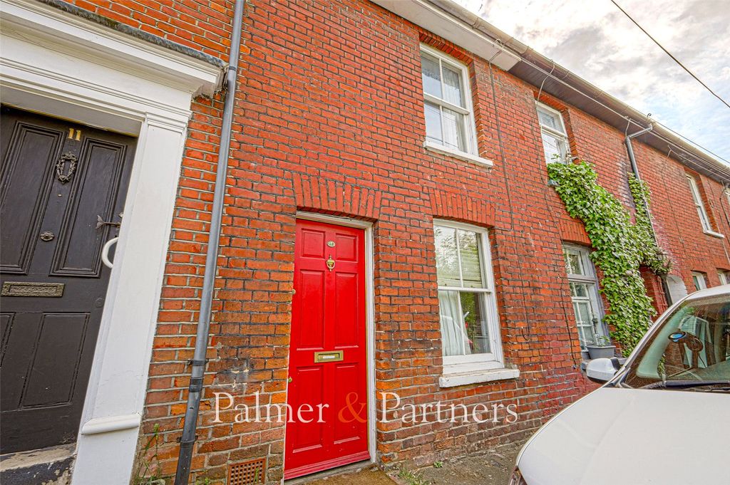 Property photo 1 of 7 External