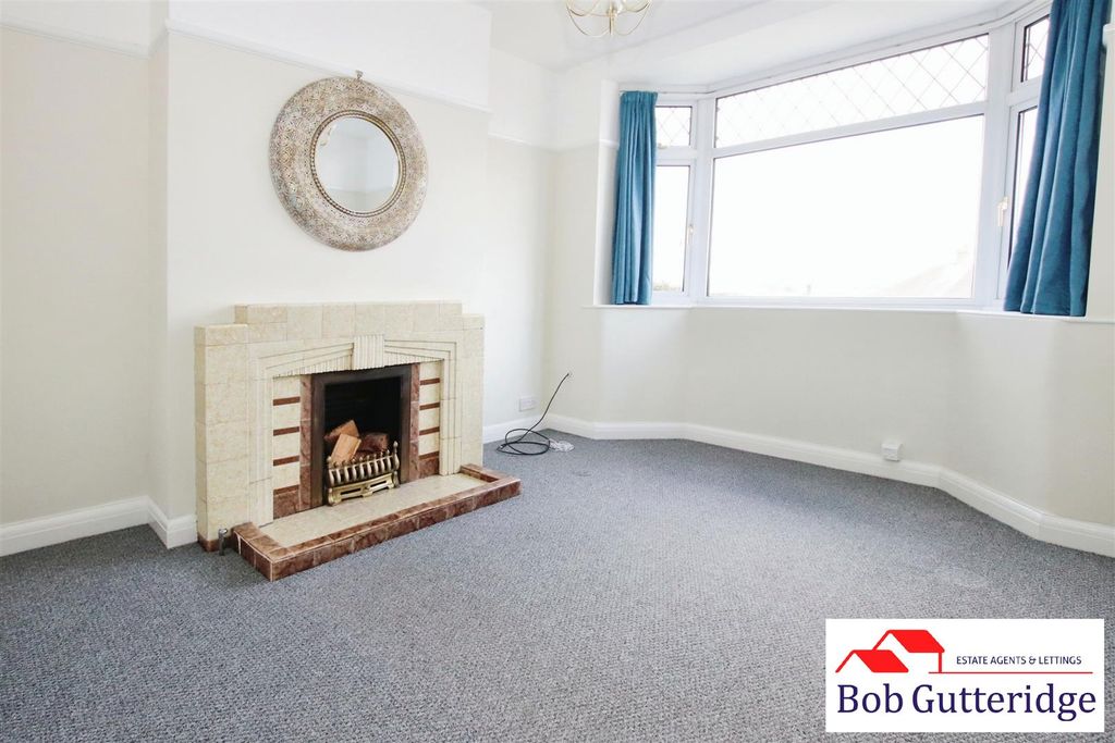 Property photo 2 of 21 Bay Fronted Lounge