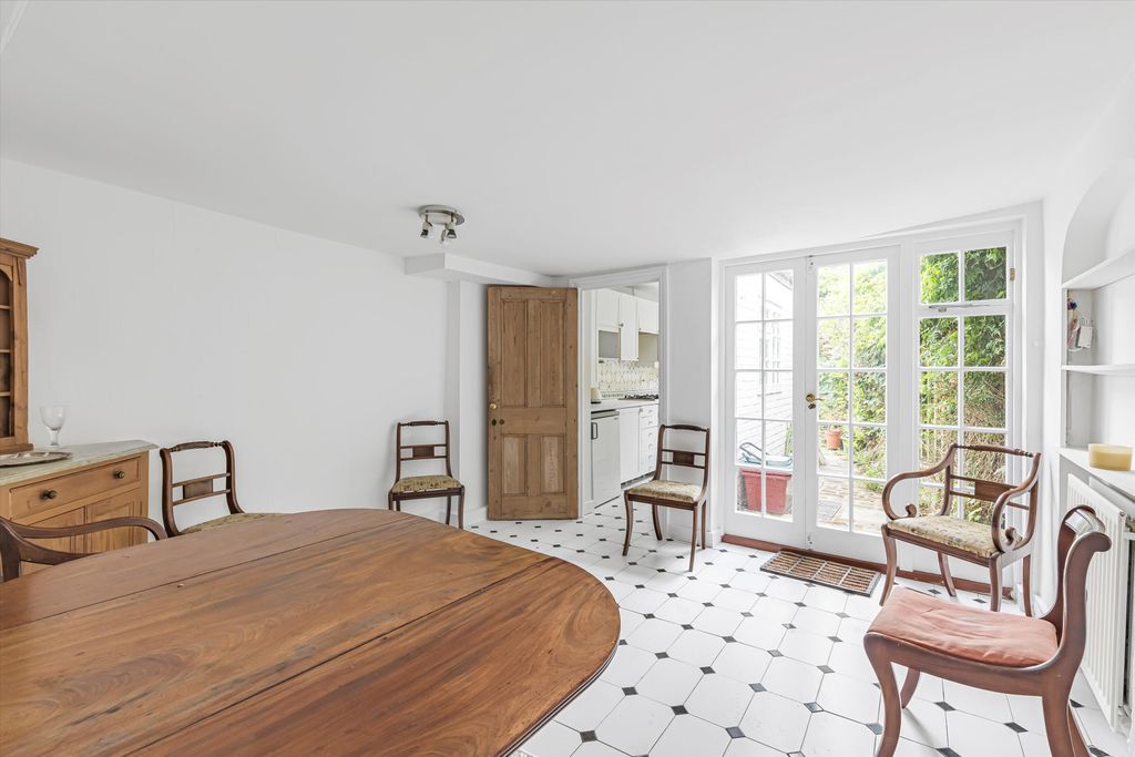 Property photo 2 of 17 Image