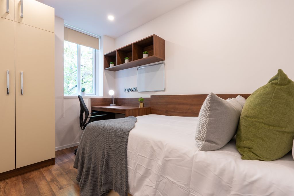 Property photo 2 of 15 Jesmond View Block B Flat 9 Bedroom 1