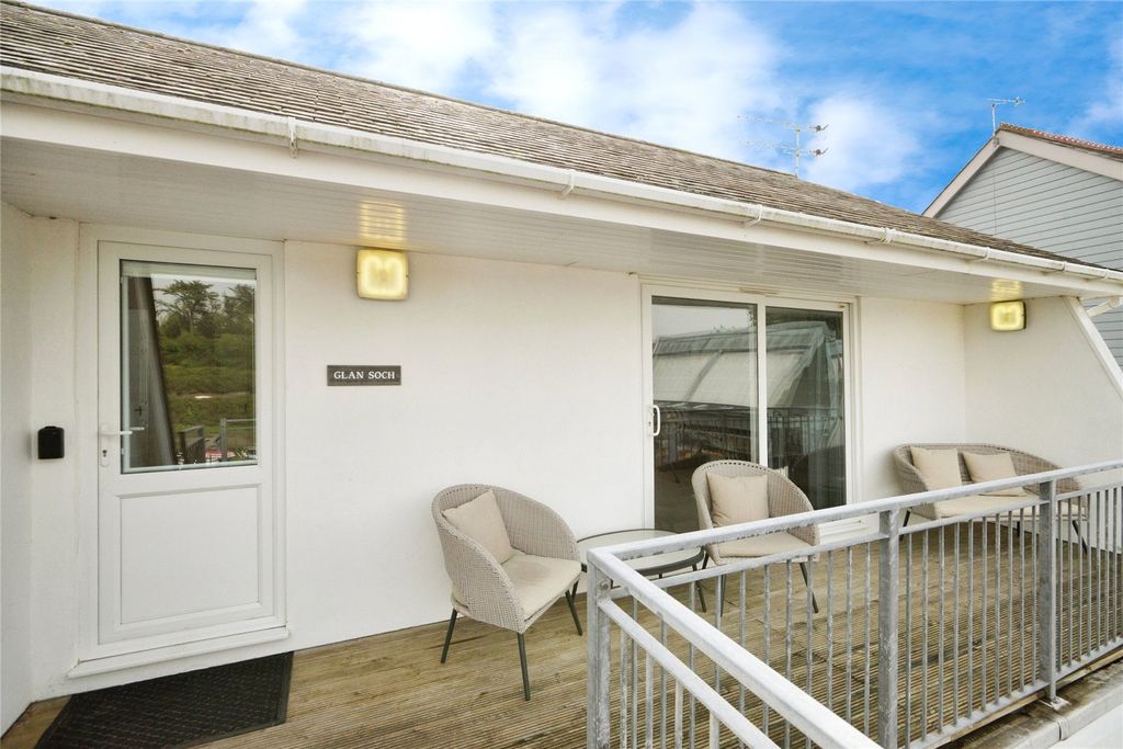Property photo 3 of 16 Picture No. 21
