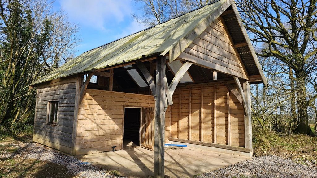Property photo 1 of 29 Outbuilding