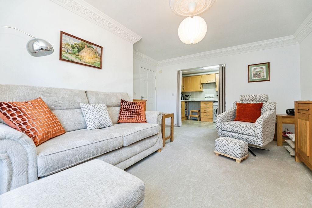 Property photo 2 of 18 Pbox-Living_Room-347392.Jpg