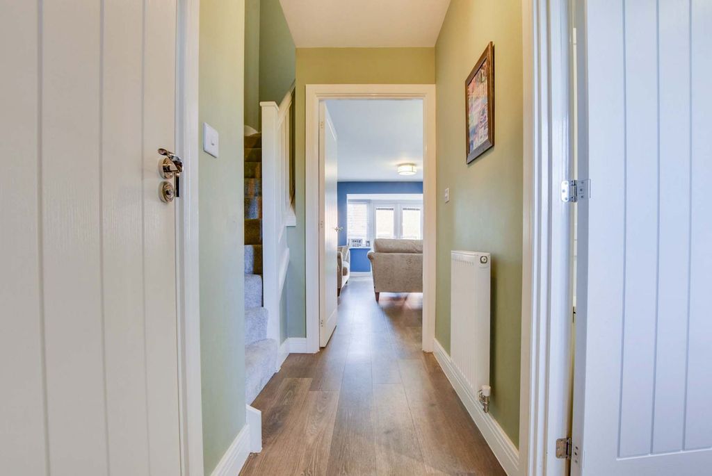 Property photo 2 of 21