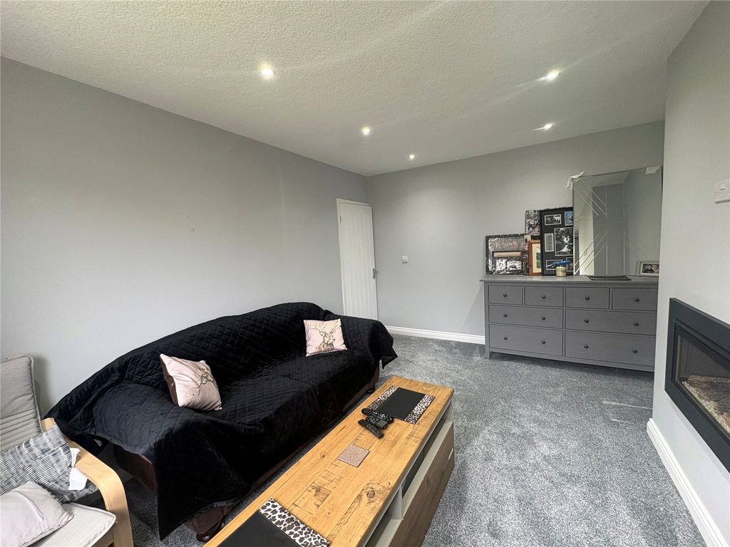 Property photo 3 of 12 Picture No. 09