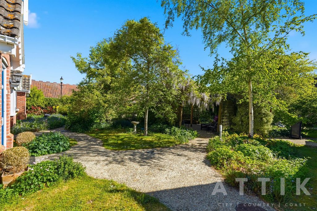 Additional image 8 of 2 bed detached bungalow for saleOld Brewery Yard, Halesworth IP19