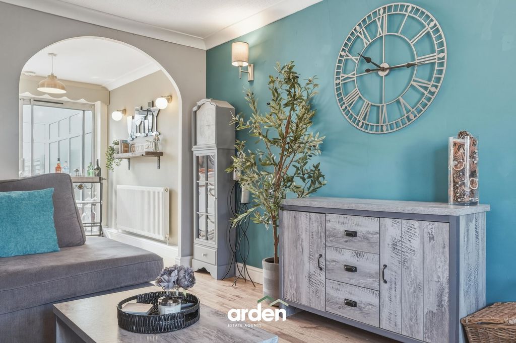 Property photo 2 of 13