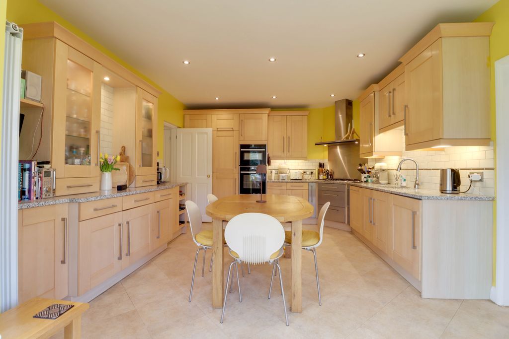 Property photo 3 of 20 Kitchen/Diner