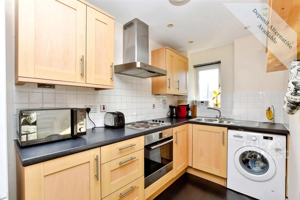 Property photo 3 of 13 Kitchen