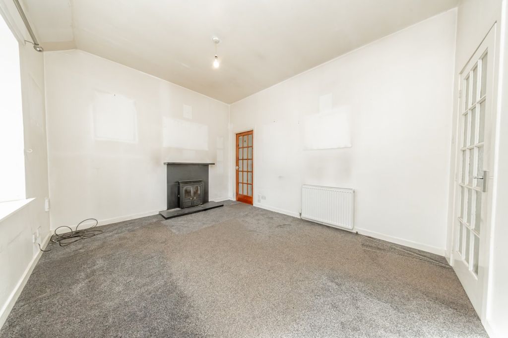 Property photo 3 of 18 Picture 3