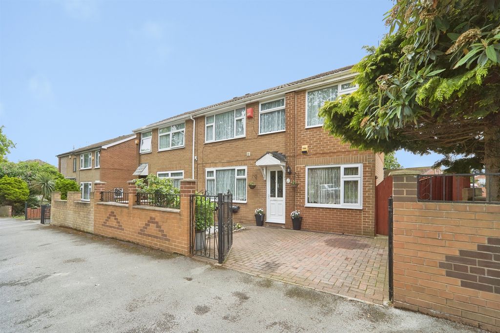 Property photo 1 of 21