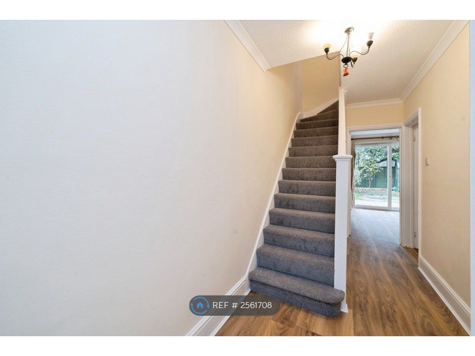 Property photo 3 of 21 Hall