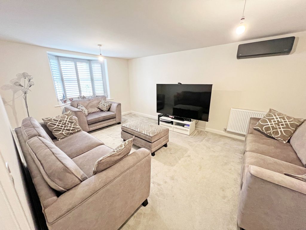 Property photo 2 of 24