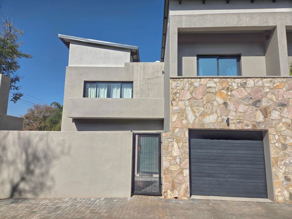 Property photo 1 of 17 Pt1697999