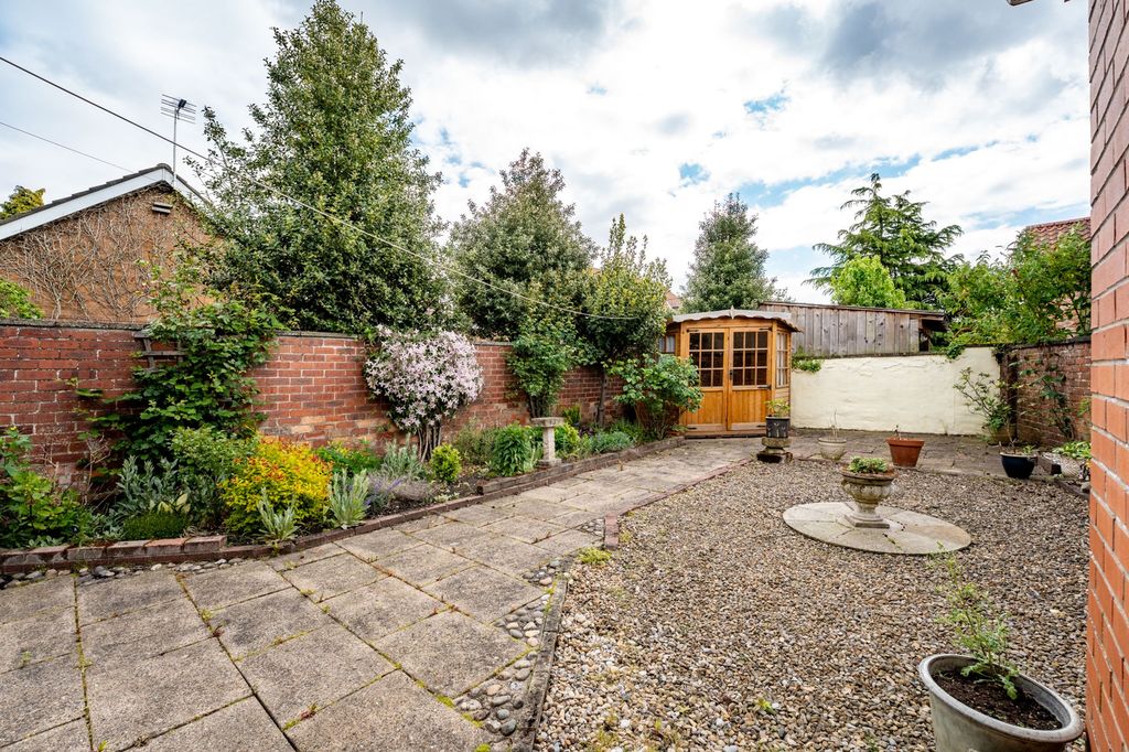 Property photo 2 of 15