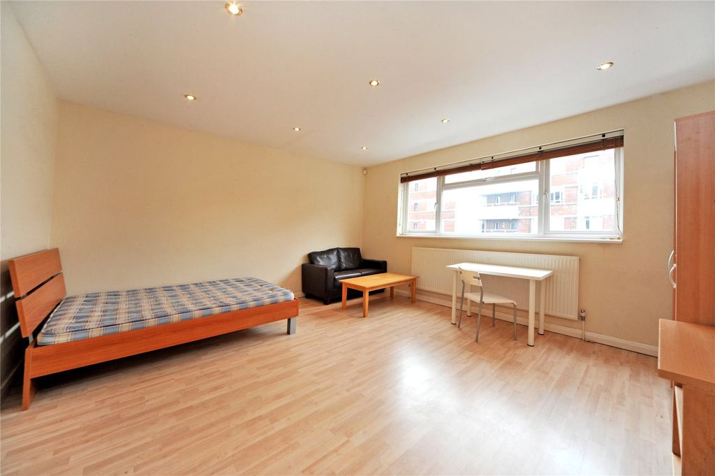 Property photo 2 of 3 Picture No. 03